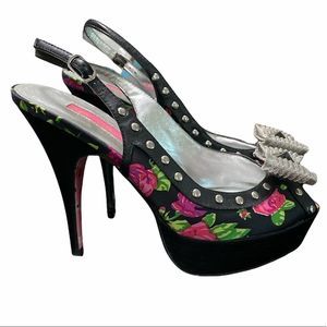 Betsey Johnson platform peep toe floral pumps 7.5